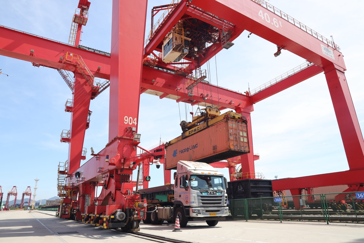 ��ʱ������Դ��Ͳ�ΤBikita��ɽ����͸﮳�ʯ���󵽸�